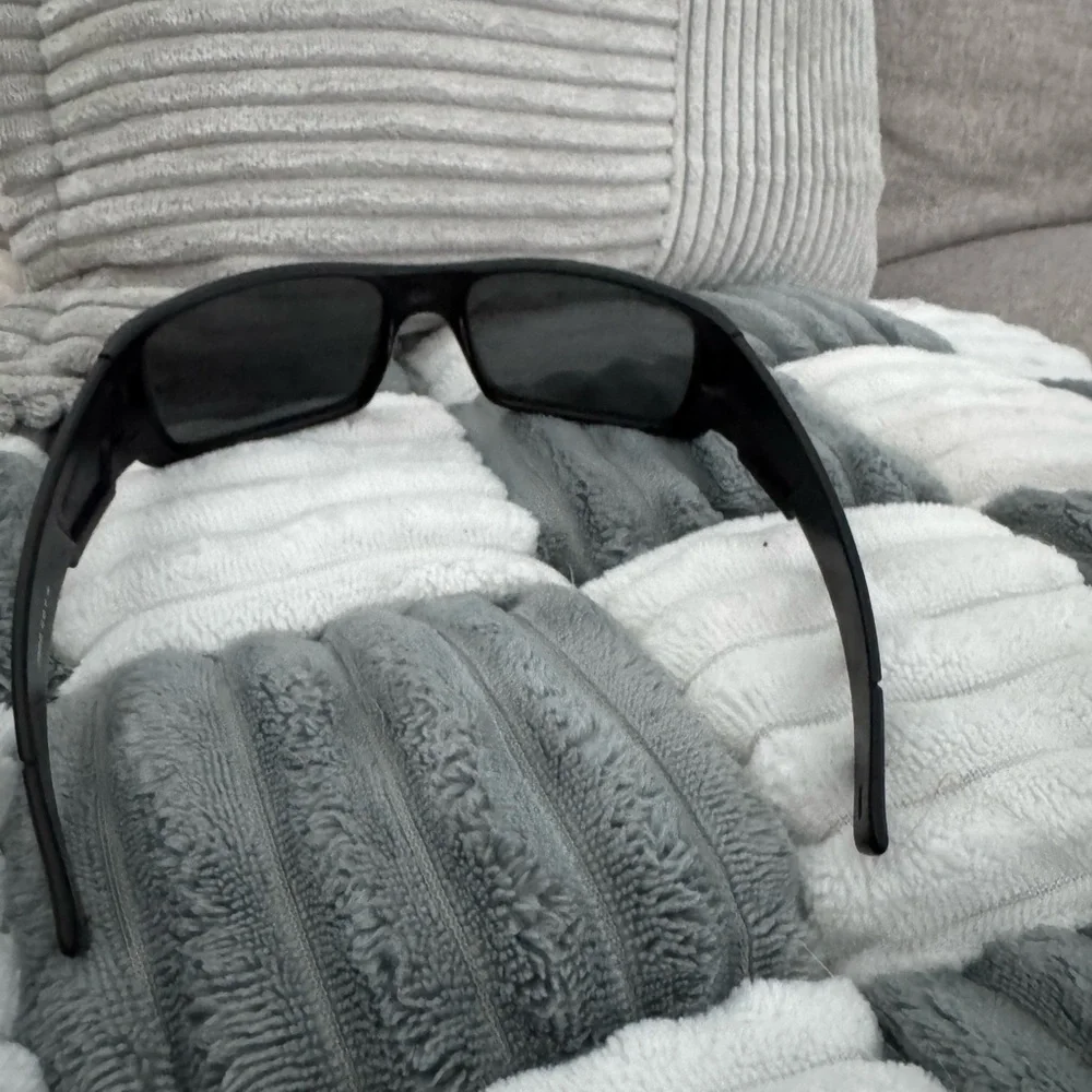 Oakley Black Sunglasses with Case - Picture 3 of 4